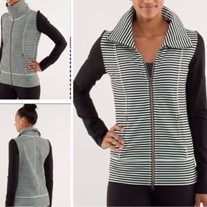 Lululemon Yoga Jacket Luon Striped Black Mint Green Blue Zippered Closure Size 2